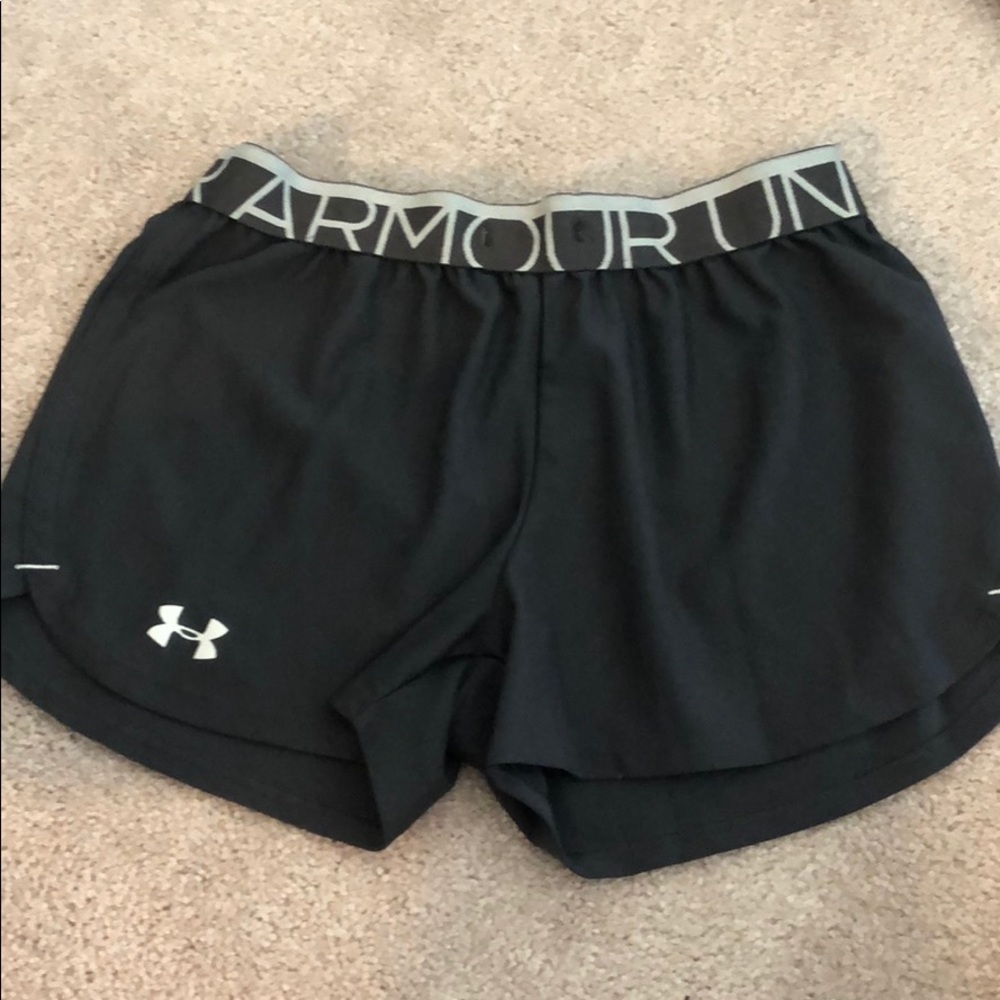 Women’s UA shorts